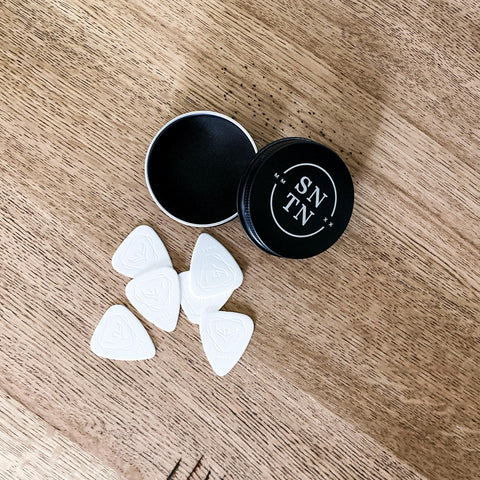Etched Pick Tin